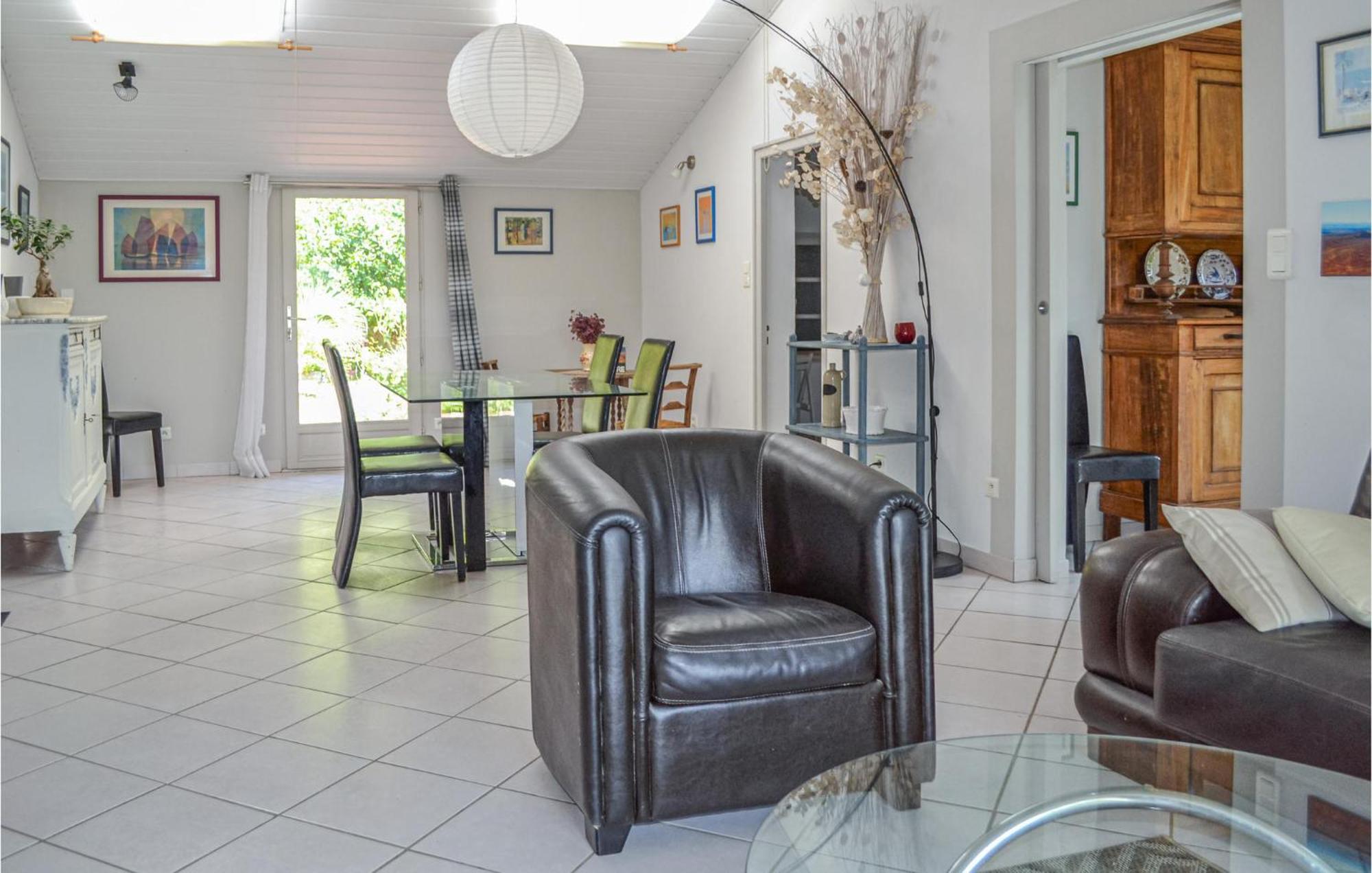 2 Bedroom Amazing Home In Saint-Salvy Esterno foto